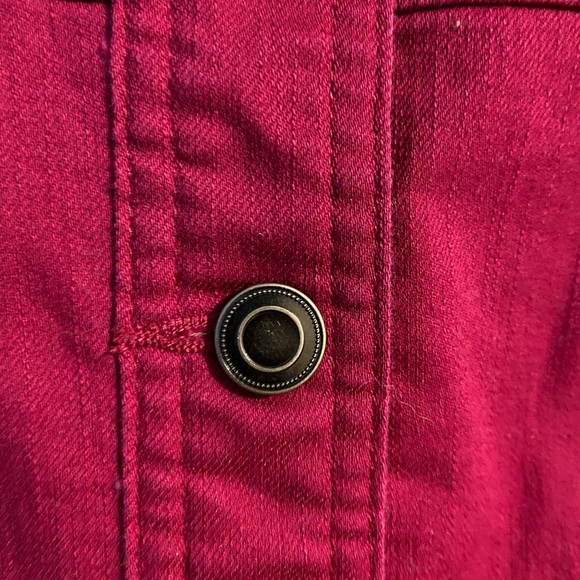Northern Reflections Women’s Magenta Button-Up Jean Jacket Size L - Picture 6 of 7